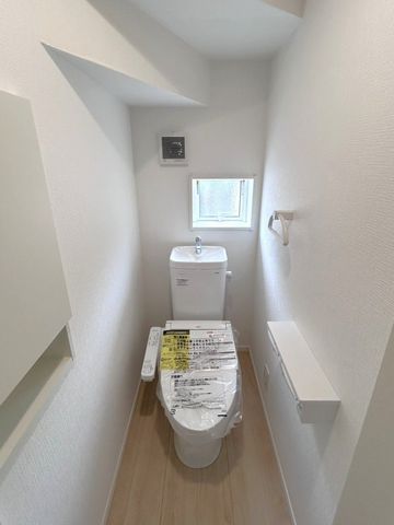 �F�{���F�{�s����ԗ�3���ڂ̐V�z��ˌ��Ẵg�C��