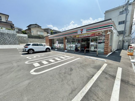 �����������s���ǋ�ёq4���ڂ̓y�n�̎��ӊ�