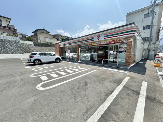 �����������s���ǋ�ёq4���ڂ̓y�n�̎��ӊ�
