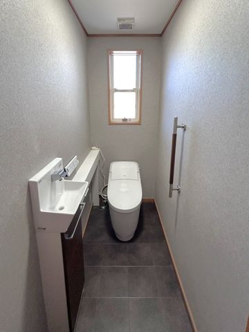 �F�{���F�y�s������1106-18�̒��È�ˌ��Ẵg�C��