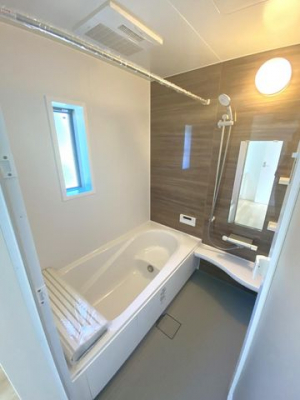 浴室　☆浴室☆1坪タイプのユニットバス♪足を伸ばしてゆったりとご入浴頂けます♪一日の疲れを癒す空間です♪