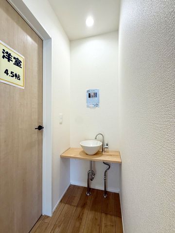 ���������Îs���ԉw��2���ڂ̐V�z��ˌ��Ă̐��ʑ�E���ʏ�