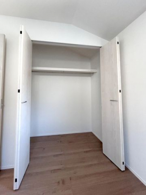 �F�{���F�{�s����ԗ�6���ڂ̐V�z��ˌ��Ă̎��[