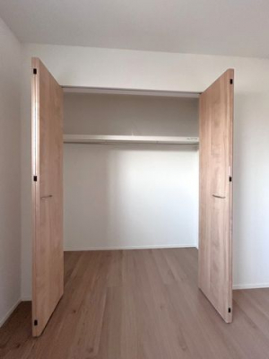 �F�{���F�{�s����ԗ�6���ڂ̐V�z��ˌ��Ă̎��[
