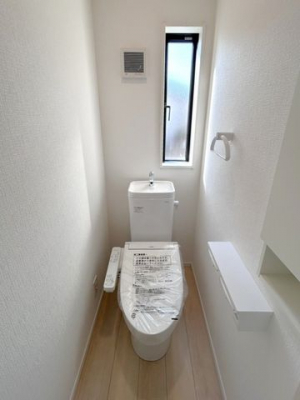 �F�{�����u�s�{�� �̐V�z��ˌ��Ẵg�C��