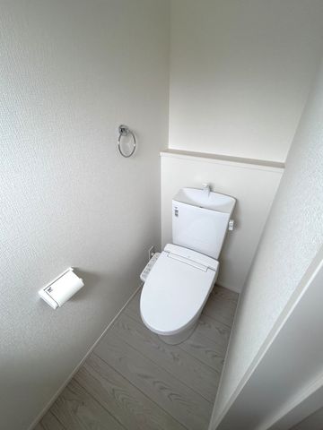 �F�{���e�r�s�������g�x �̐V�z��ˌ��Ẵg�C��