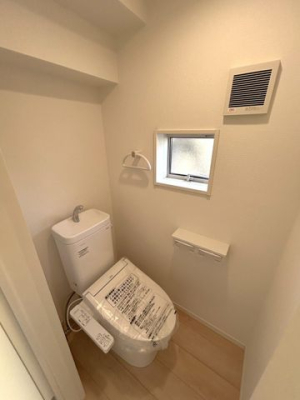 �F�{�����u�s�{�� �̐V�z��ˌ��Ẵg�C��