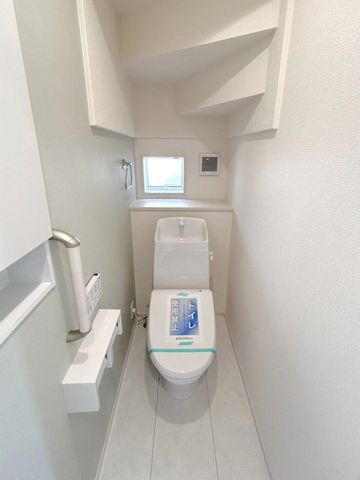 �F�{�����u�s�L�� �̐V�z��ˌ��Ẵg�C��
